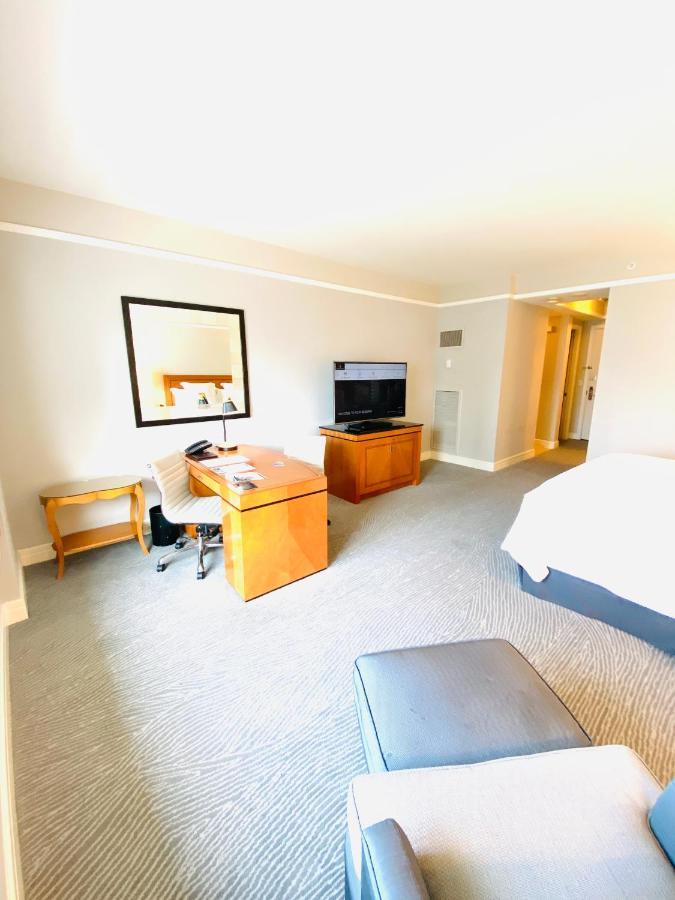 Private Condo Hotel At Four Seasons Brickell 迈阿密 外观 照片